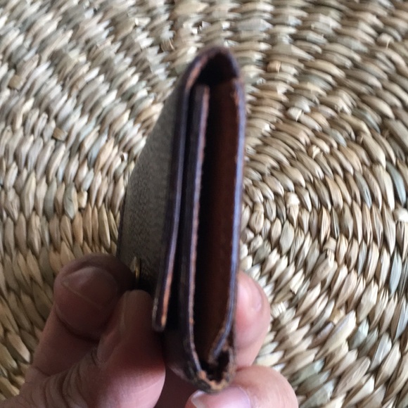 Authentic preloved Louis Vitton Key Holder - Picture 6 of 17